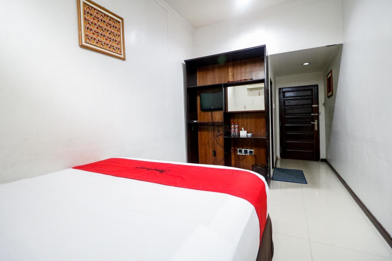 Reddoorz Plus @ Banjarmasin Tengah Hotel Buitenkant foto